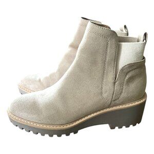 Dolce Vita Women's Tan Suede Rango Ankle Chelsea Boots Lug Sole Size 8